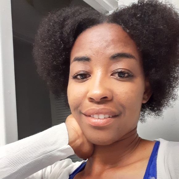 Meet your Posher, Kamilah - Picture 1 of 1